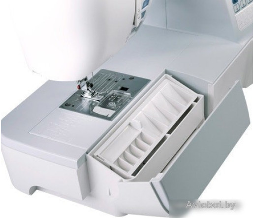 Швейная машина Janome Skyline S3